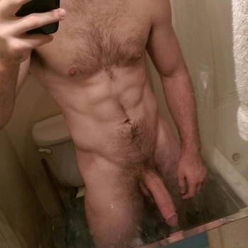 Benader Brandon gratis in de gaychat en maak contact met deze 33 jarige gay uit de buurt van Piaam