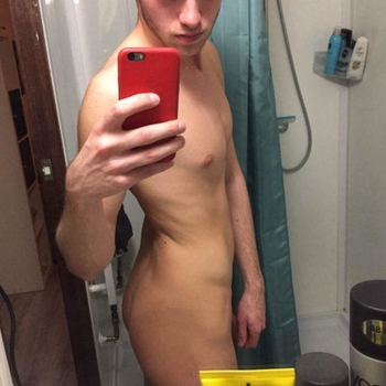 Benader jopiej gratis in de gaychat en maak contact met deze 32 jarige gay uit de buurt van Best