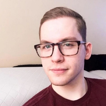 Benader Bjorn2 gratis in de gaychat en maak contact met deze 29 jarige gay