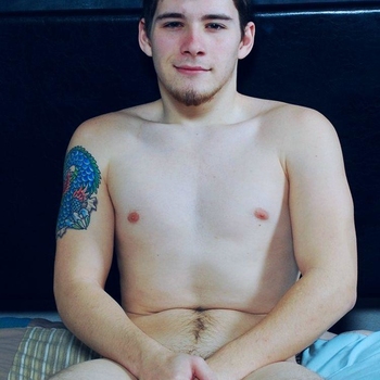 Benader B_assie gratis in de gaychat en maak contact met deze 28 jarige gay uit de buurt van Boijl