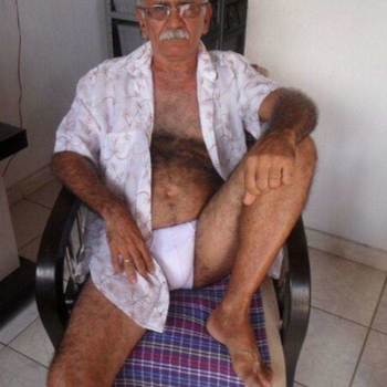 Benader Heilo gratis in de gaychat en maak contact met deze 71 jarige gay uit de buurt van Zoetermeer