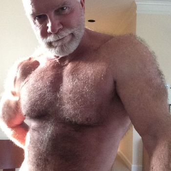 Benader The_Hulk gratis in de gaychat en maak contact met deze 64 jarige gay uit de buurt van Breda